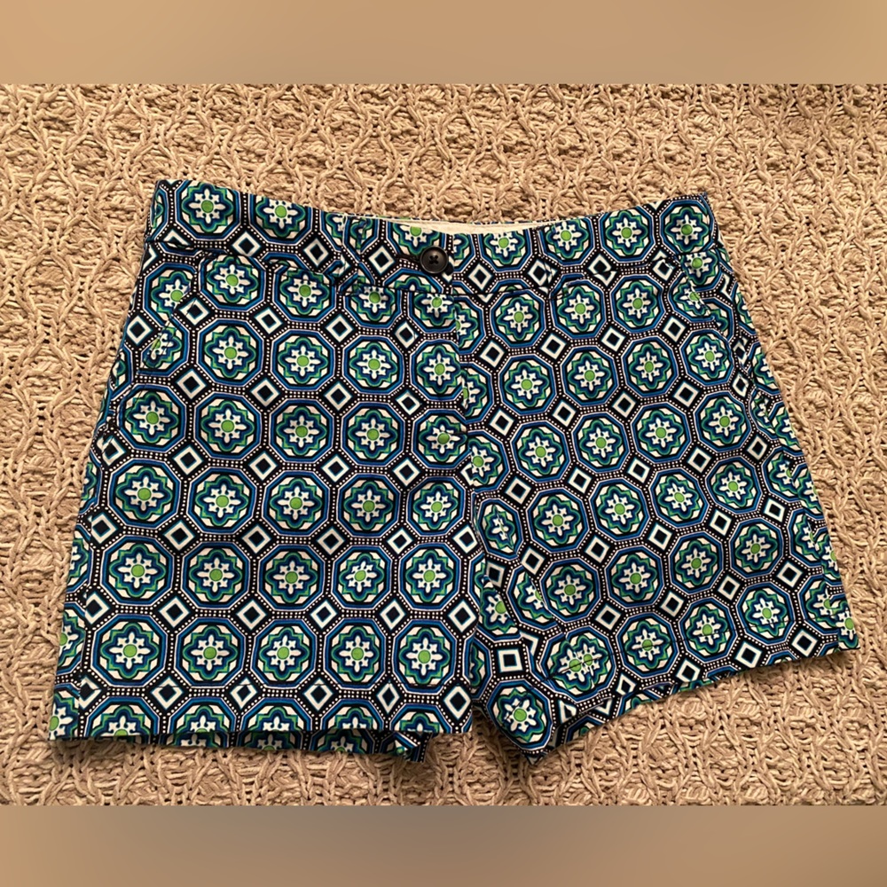 Crown & Ivy Woman’s shorts. Size 6